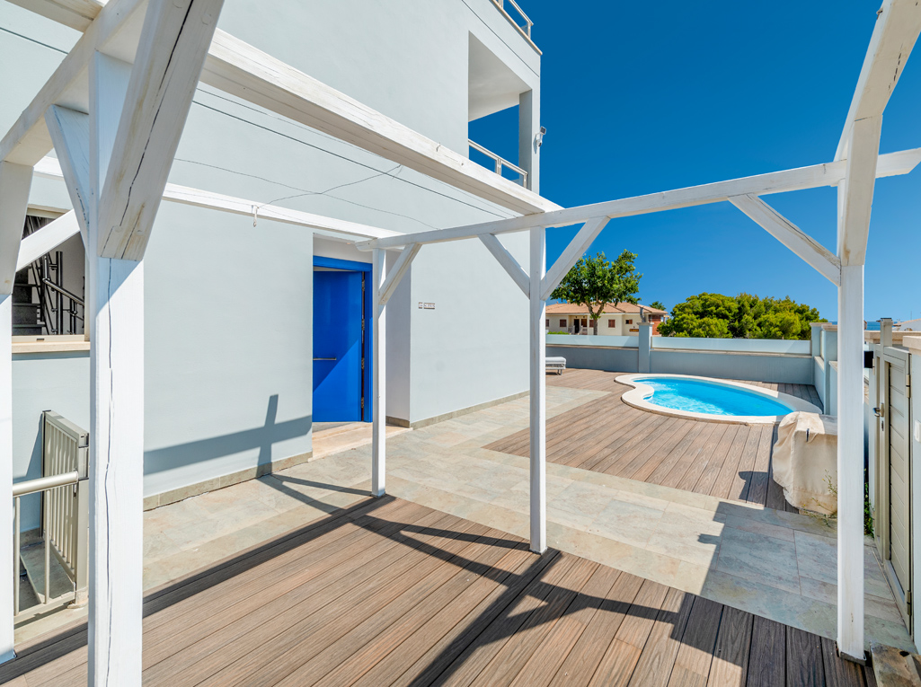 ¡Descubra esta fabulosa casa junto a la playa con ETV en Son Serra de Marina!