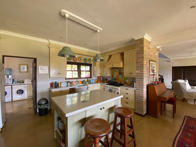 House in The Coves - Main kitchen with scullery