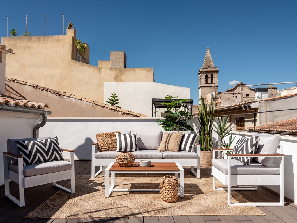 Alquiler a corto plazo - recién renovado, acogedor piso con terraza soleada, Casco Antiguo - Palma de Mallorca