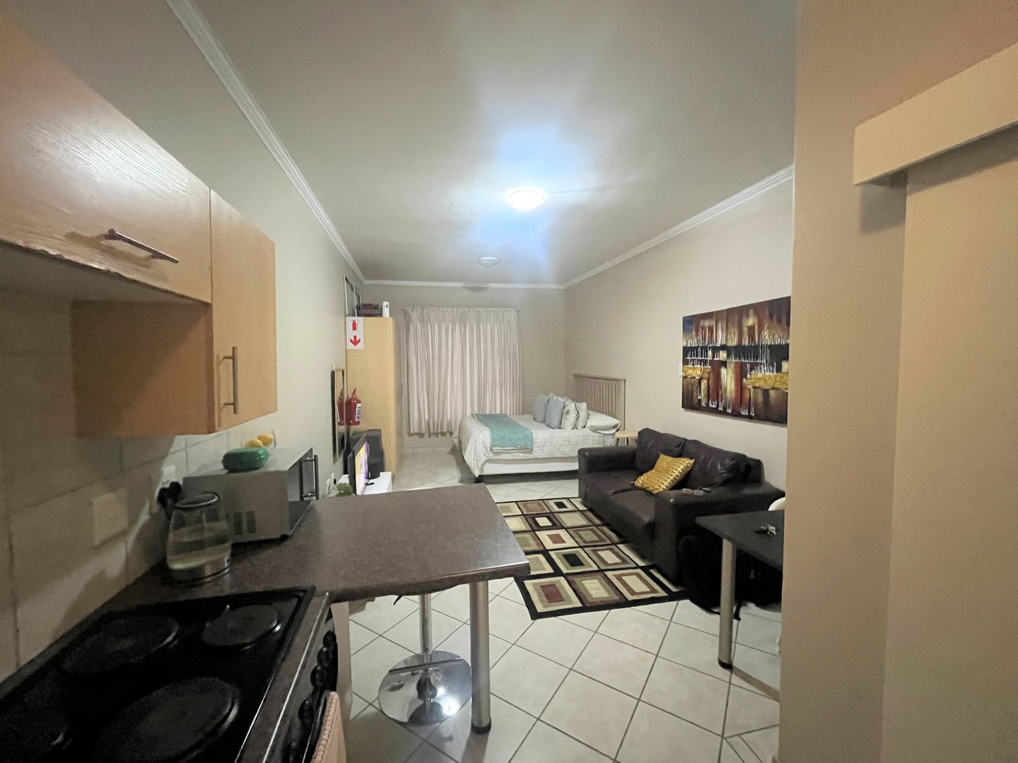 Open plan bachelor apartment for sale