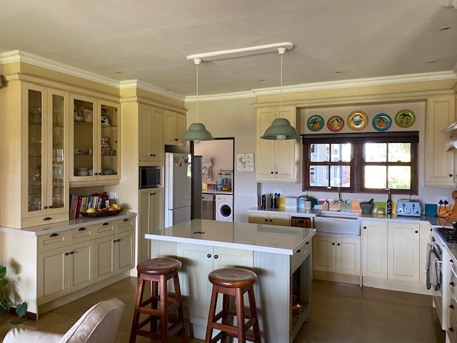 House in The Coves - Gorgeous farm style kitchen