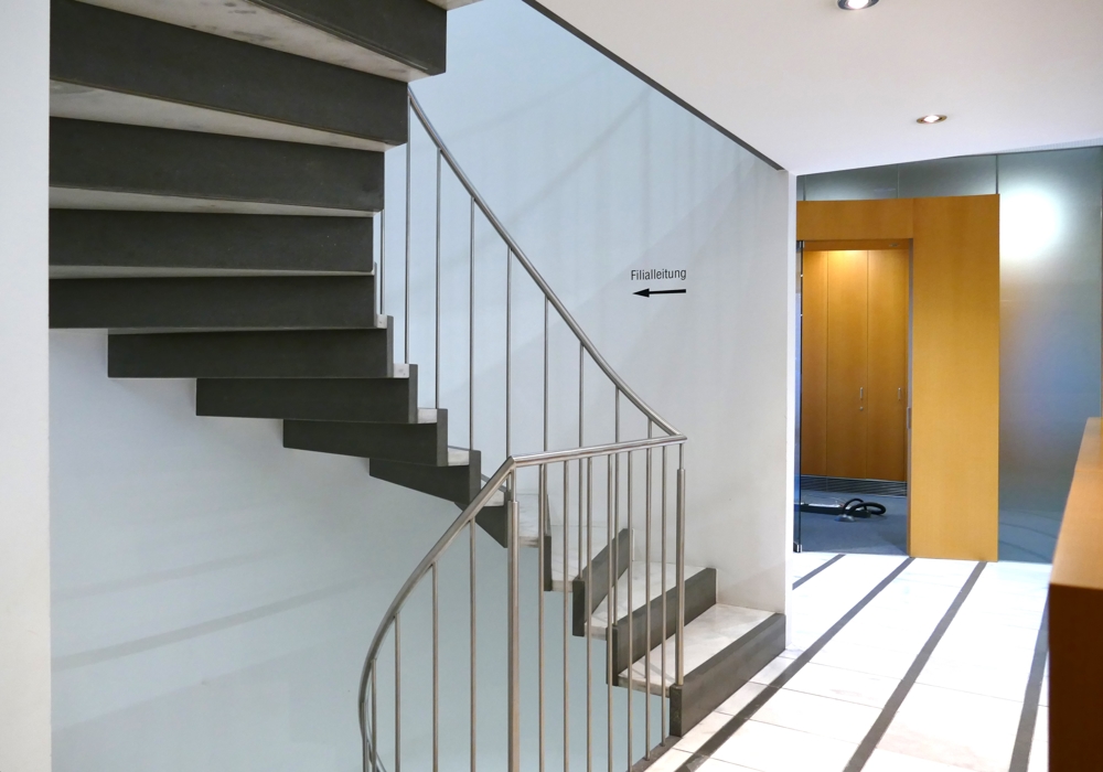 Bürofläche in Hohenems - Imposante Treppe