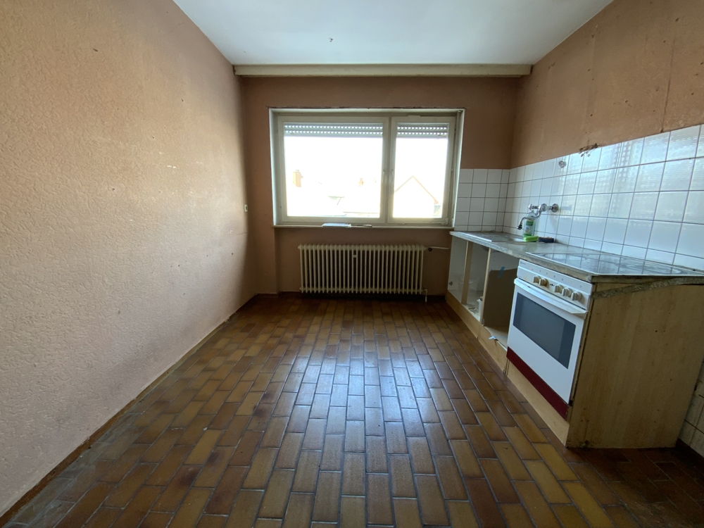 Investment / Wohn- und Geschäftshäuser in Erlenbach - Küche