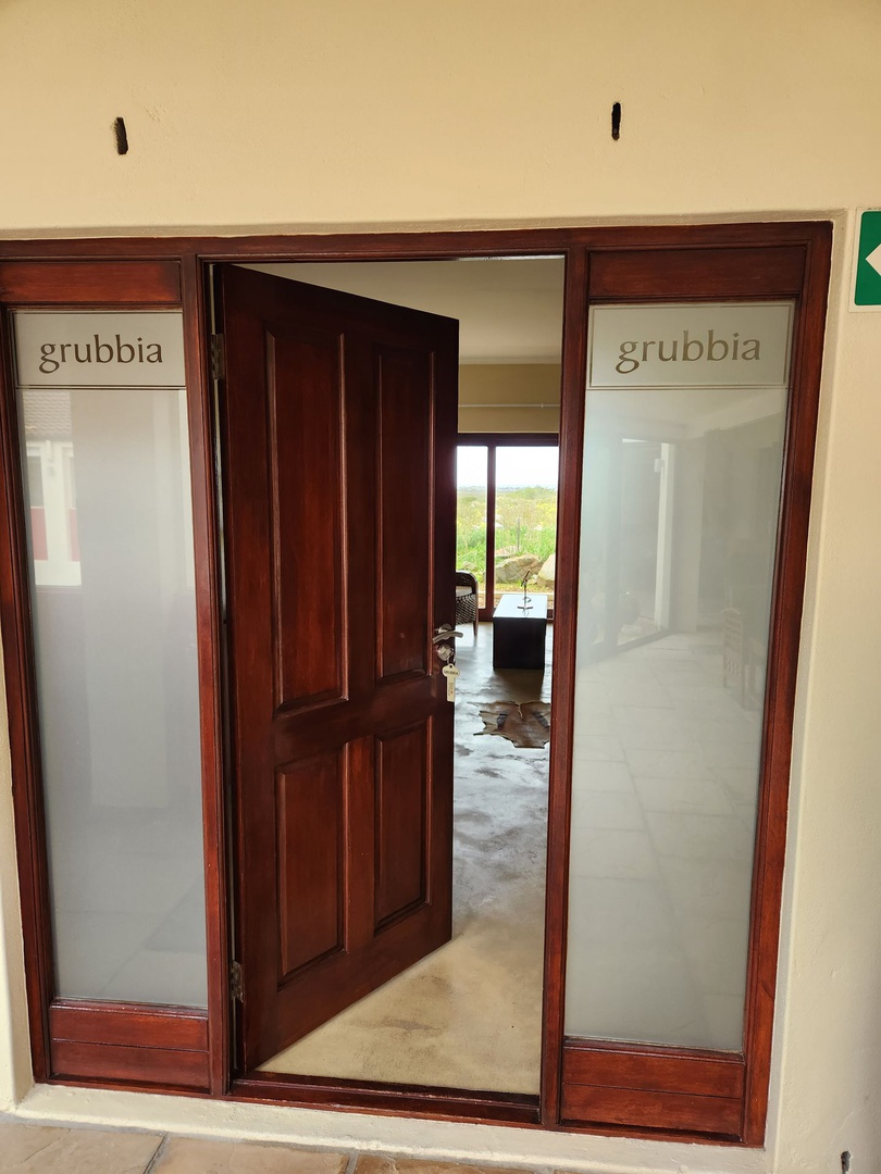 House in Pringle Bay Rural - Grubbia is one of the 2 Suites, comprising 2 bedrooms