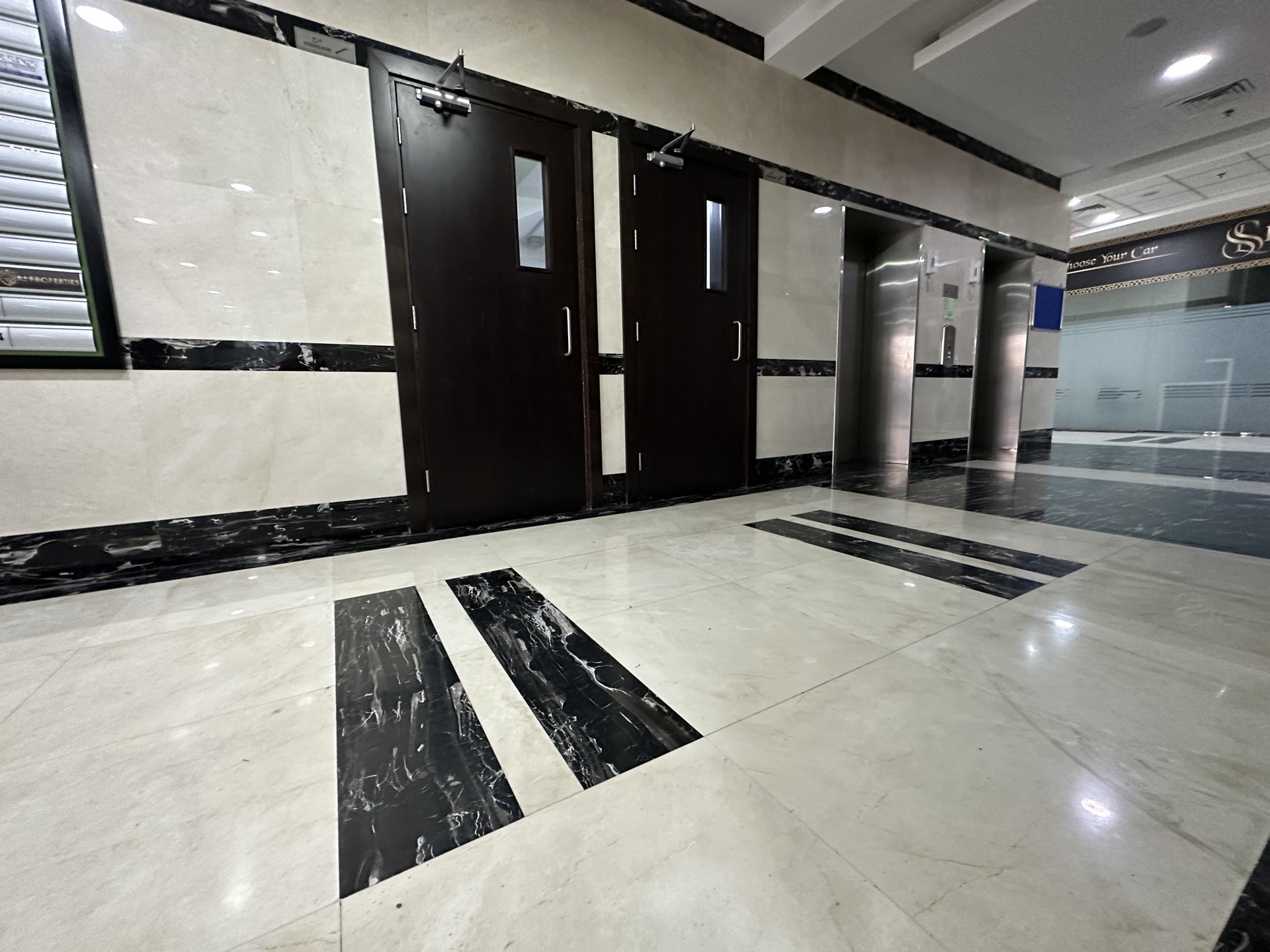 Office in Umm Al Sheif Commercial Building