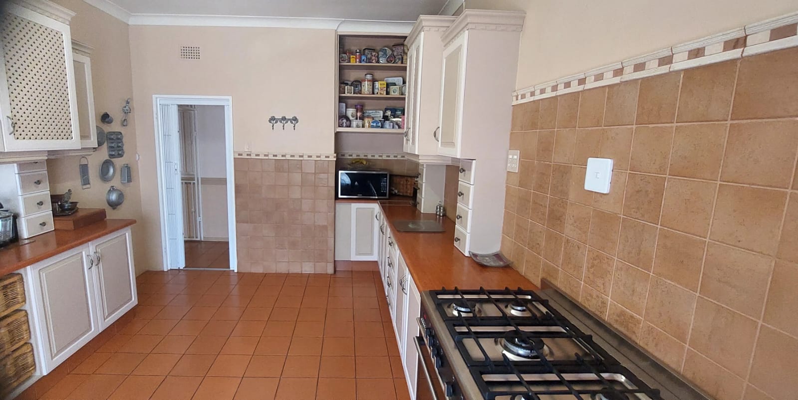 House in Potchefstroom Central - 7e5d785b-2a18-4b4d-b43f-abaff92c3830.jpg