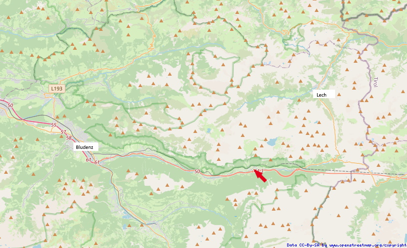 Investment / Wohn- und Geschäftshäuser in Wald am Arlberg - Makrolage© OpenStreetMap-Mitwirkende
