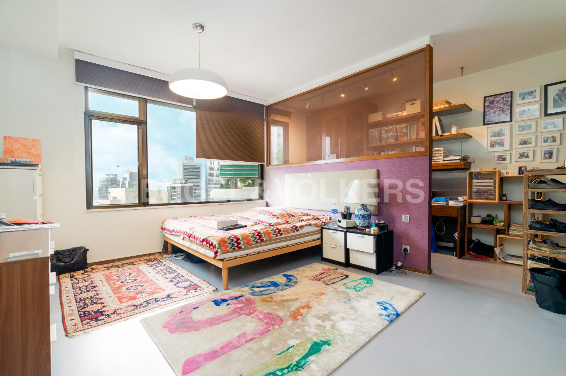 Apartment in Mid Level Central - Chung Tak Mansion 重德大廈