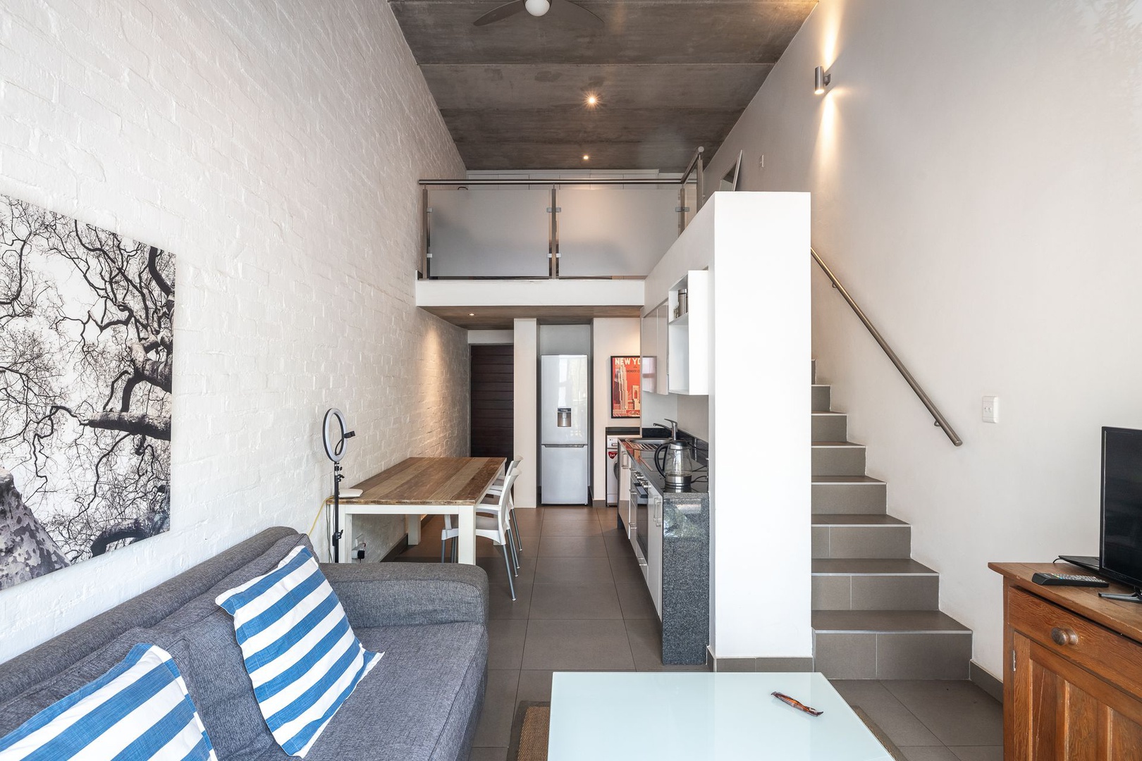MODERN LOFT APARTMENT IN SECURITY COMPLEX