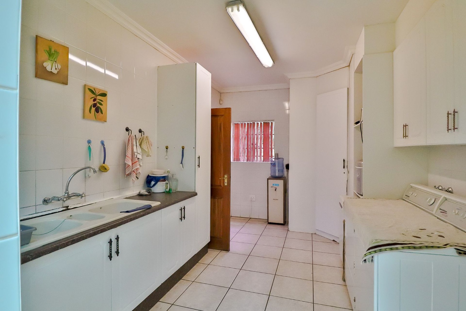 House in Ifafi - Spacious scullery
