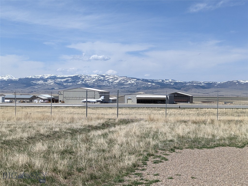 259661 square feet Land in Ennis, Montana