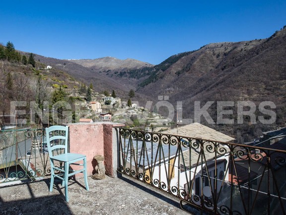 Ancient Tower house in Ligurian village - Panoramic view