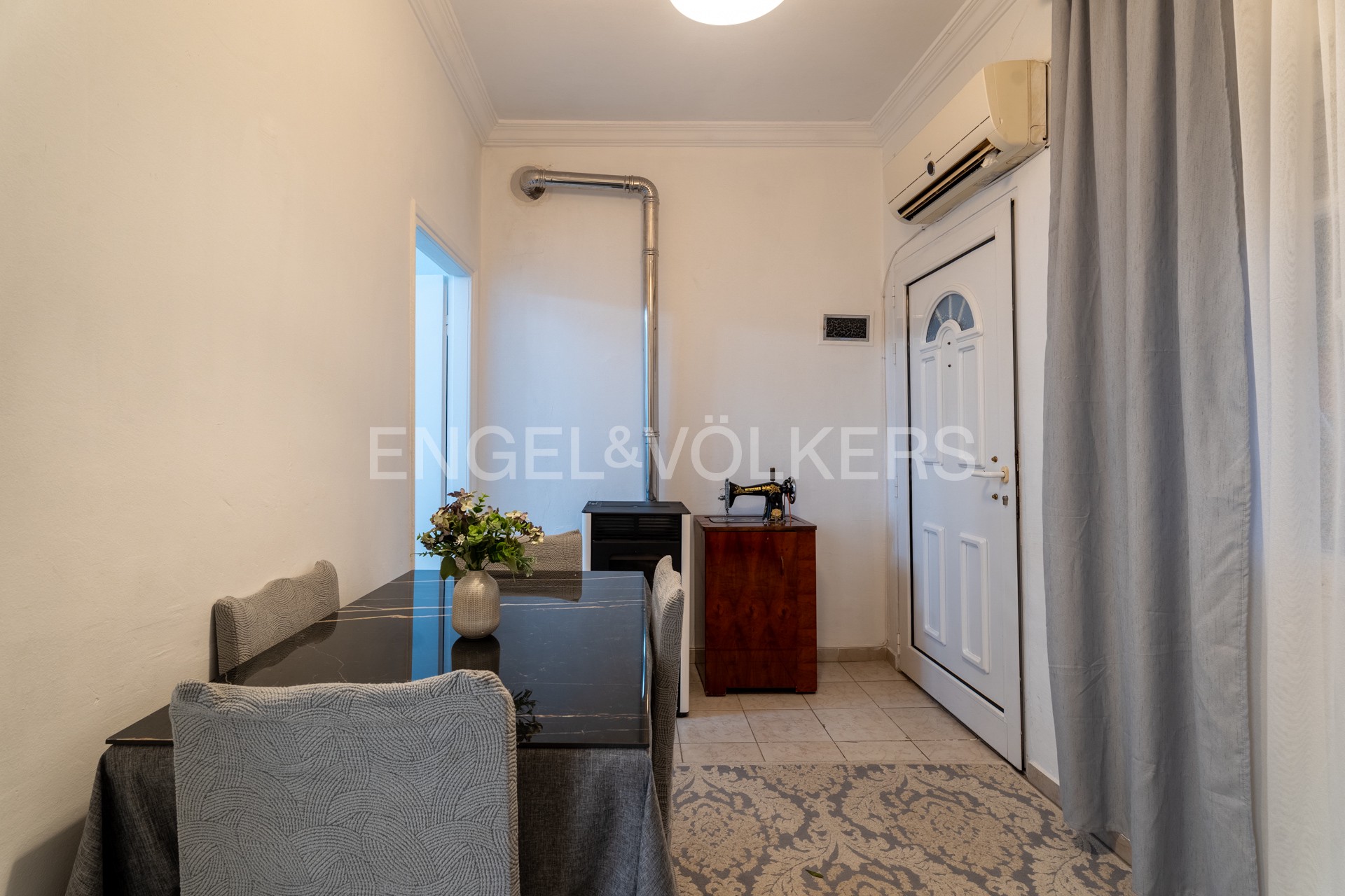 Apartment in the Center of Neapoli