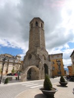 Campanar de Santa María de Puigcerdà rehabilitado como oficina de turismo y mirador a la Cerdanya.