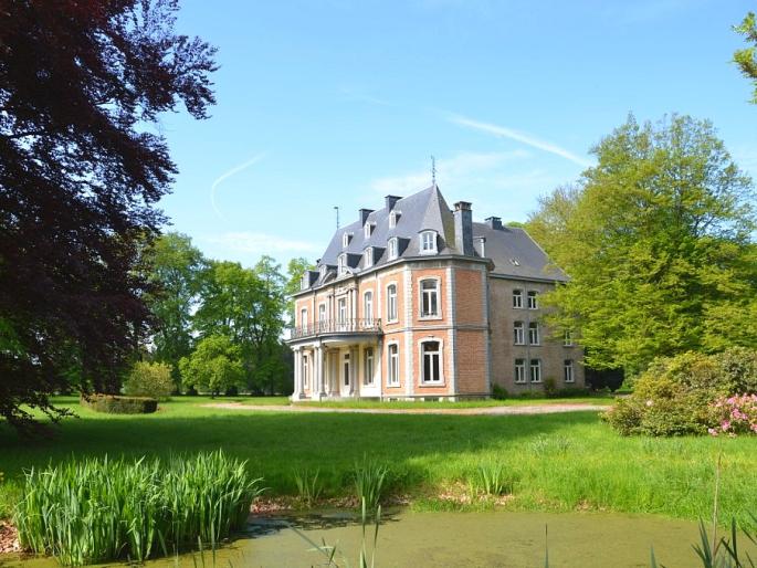 View on an elegant, tasteful, authentically renovated 18th century castle in Spa