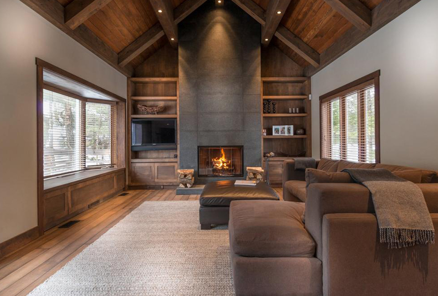 Interior Design: Bringen Sie mit einem offenen Kamin Licht ins Dunkel